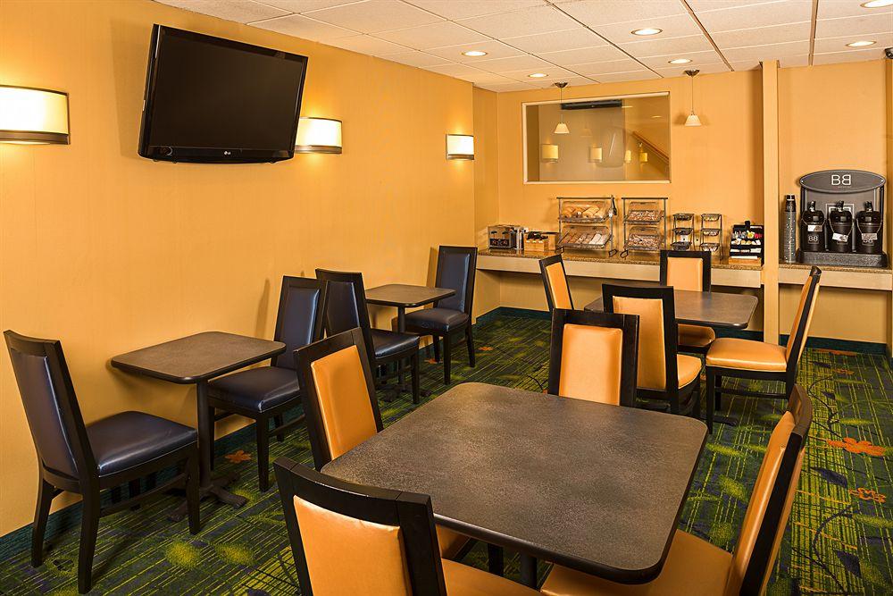 Fairfield Inn By Marriott New York Laguardia Airport/Flushing Exterior foto