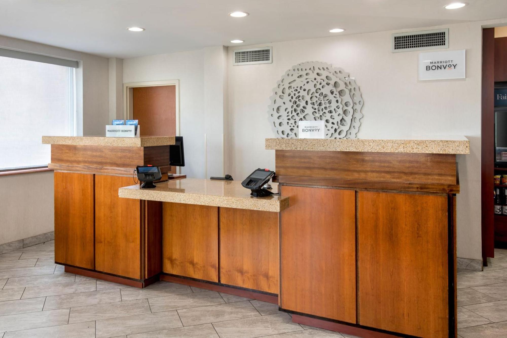 Fairfield Inn By Marriott New York Laguardia Airport/Flushing Exterior foto