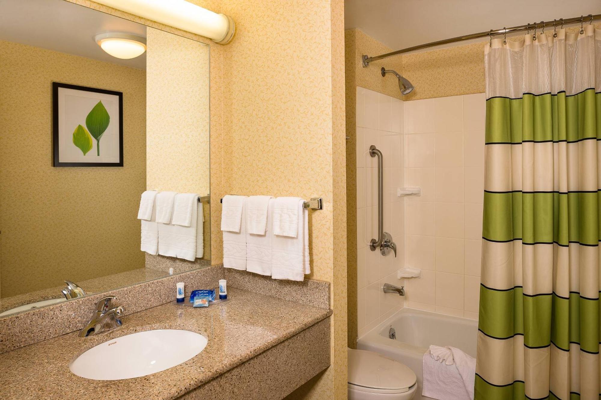 Fairfield Inn By Marriott New York Laguardia Airport/Flushing Exterior foto